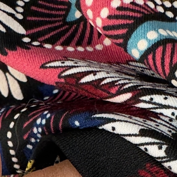 By design large great preowned condition 20 p2p 24-1/2 length streatchy - Picture 7 of 7